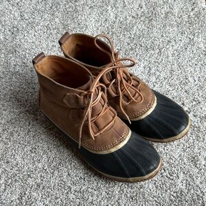 Sorel Tan and Black Ankle Boots